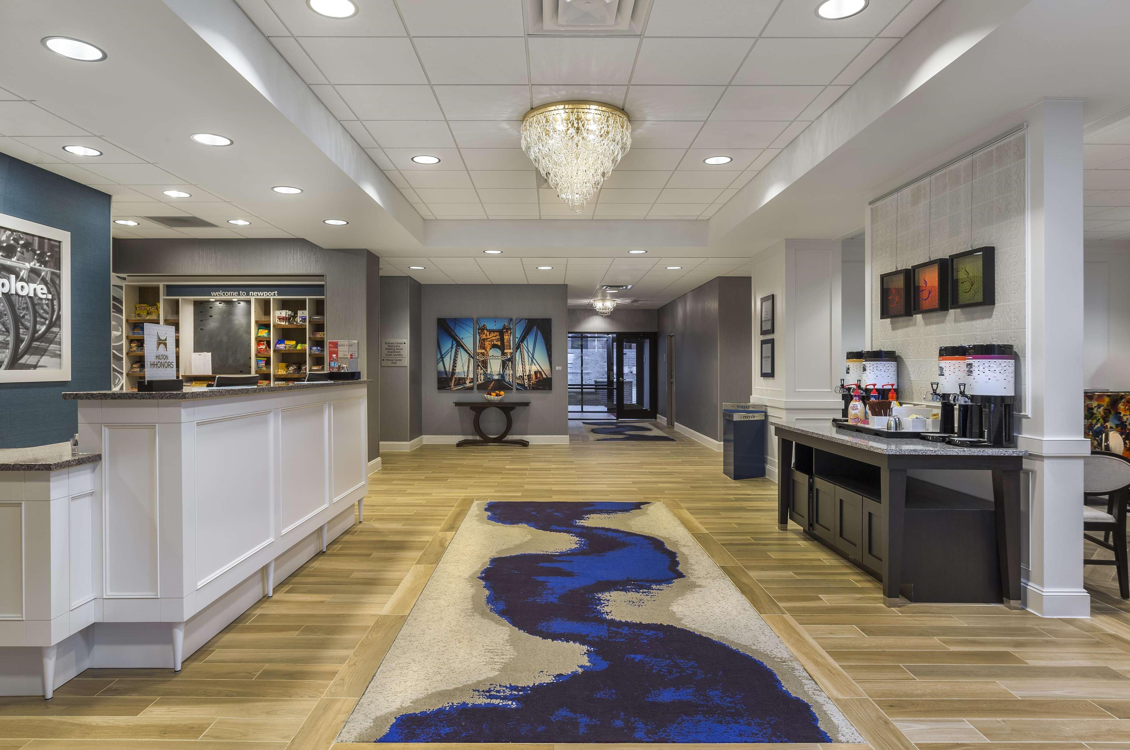 Hampton Inn & Suites Newport/Cincinnati, Ky מראה חיצוני תמונה
