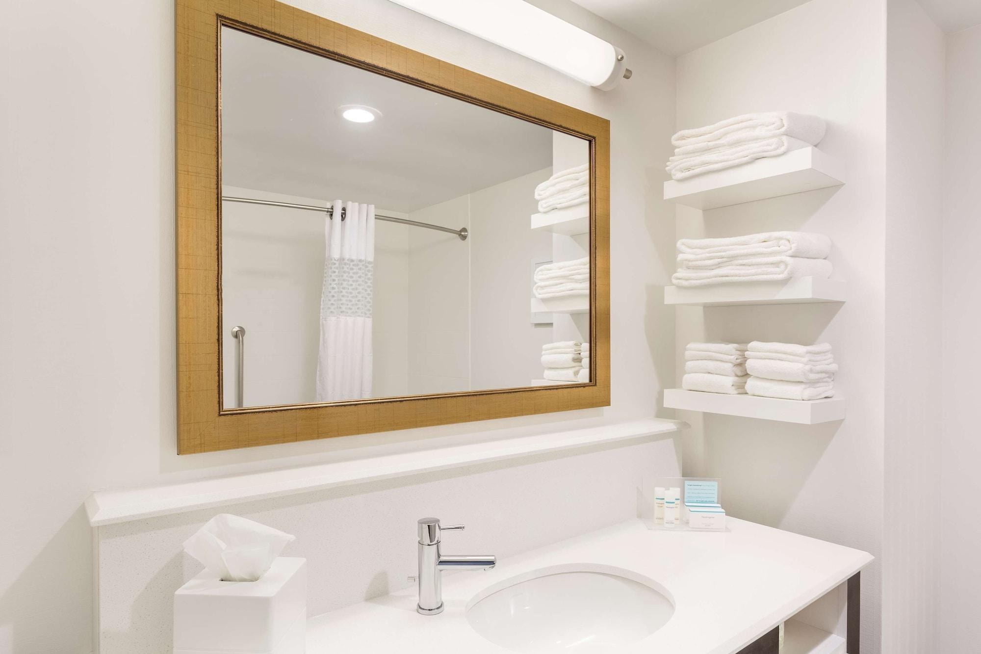 Hampton Inn & Suites Newport/Cincinnati, Ky מראה חיצוני תמונה