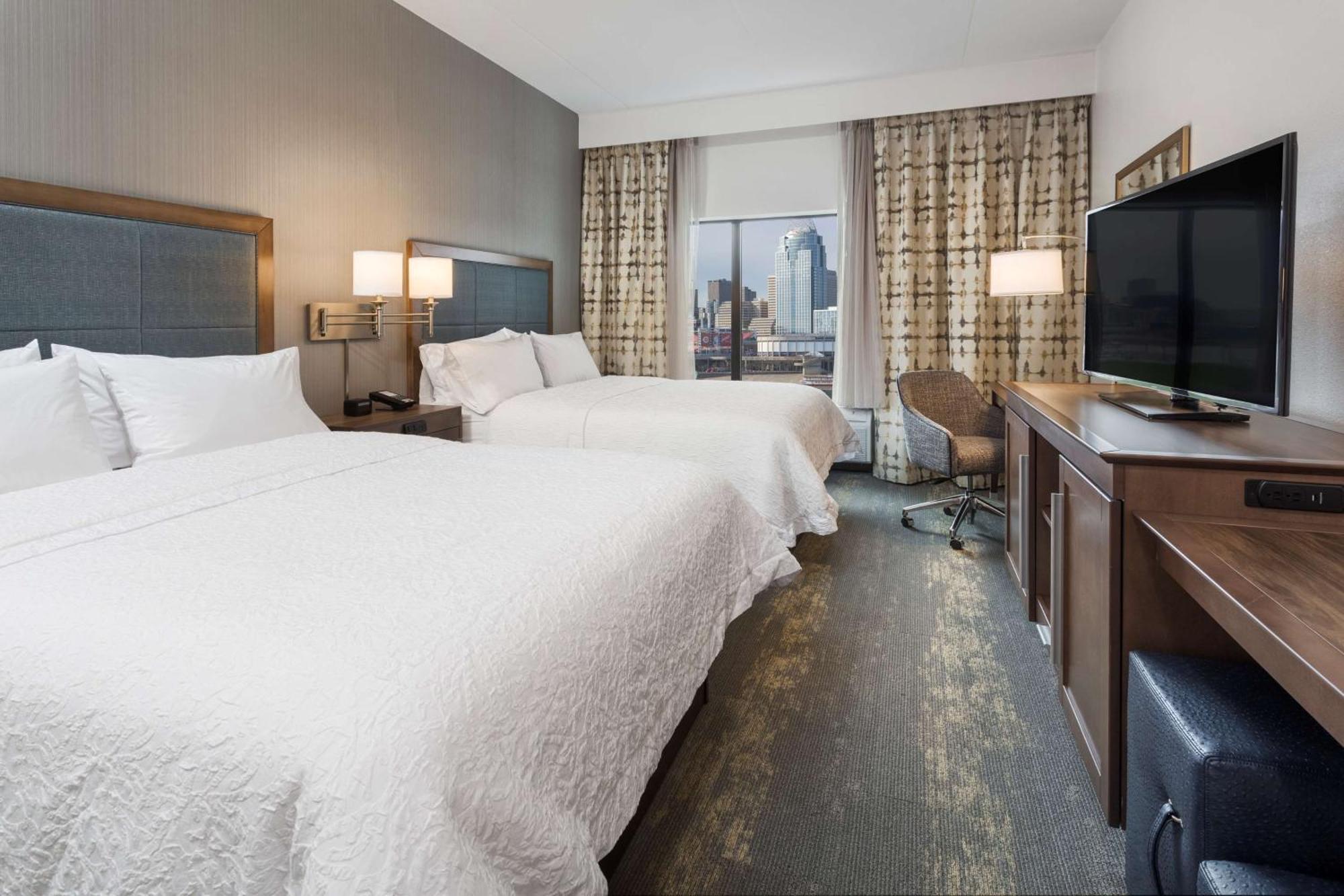 Hampton Inn & Suites Newport/Cincinnati, Ky מראה חיצוני תמונה