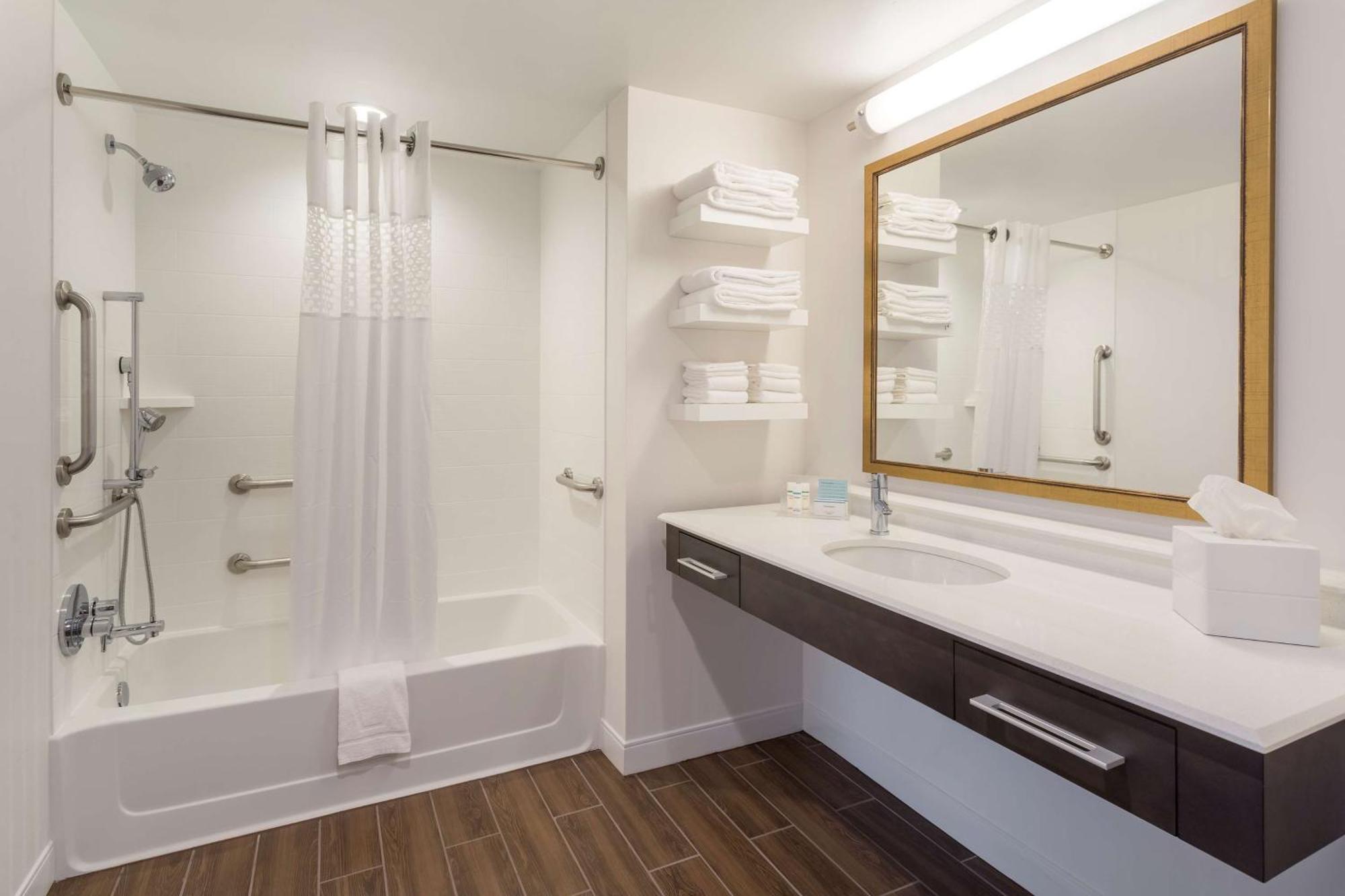 Hampton Inn & Suites Newport/Cincinnati, Ky מראה חיצוני תמונה