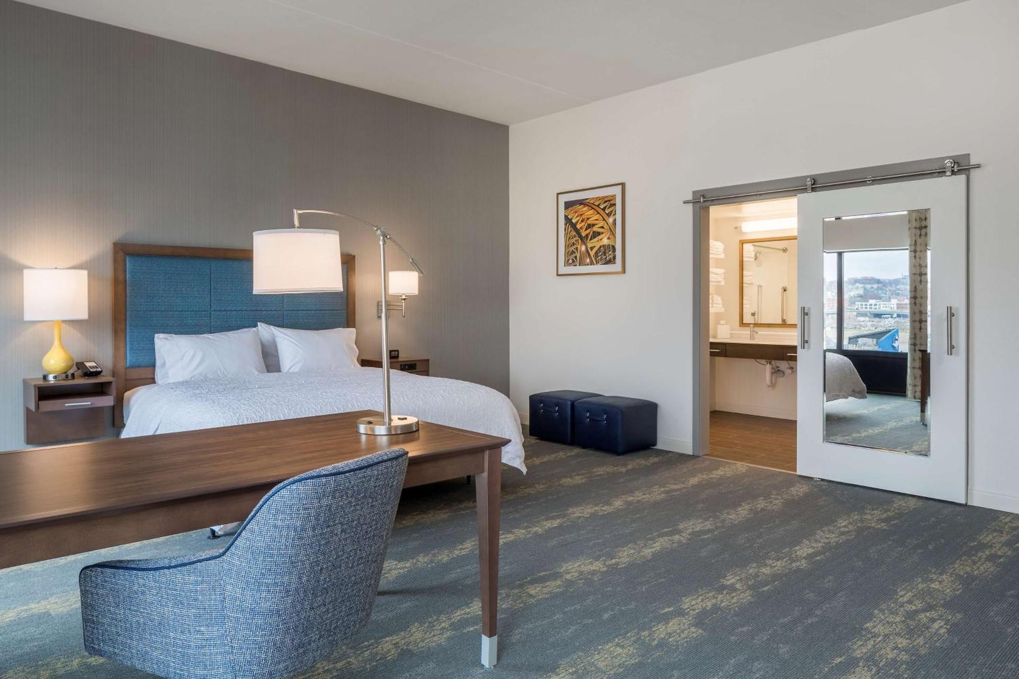 Hampton Inn & Suites Newport/Cincinnati, Ky מראה חיצוני תמונה