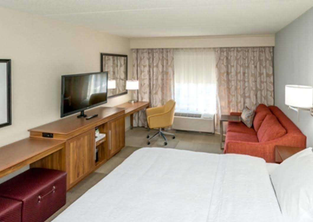 Hampton Inn & Suites Newport/Cincinnati, Ky מראה חיצוני תמונה